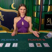 Studio live dealer Dadu Online di betjek dengan tiga dadu dan meja permainan profesional